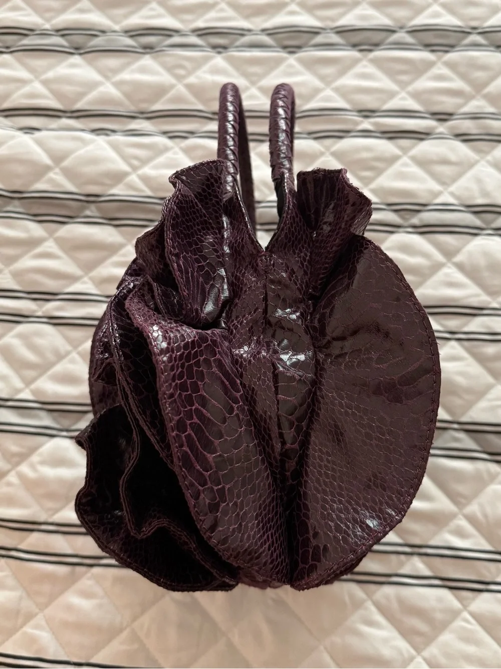 SR Squared by Sondra Roberts Layered Snakeskin textured handbag EUC purple